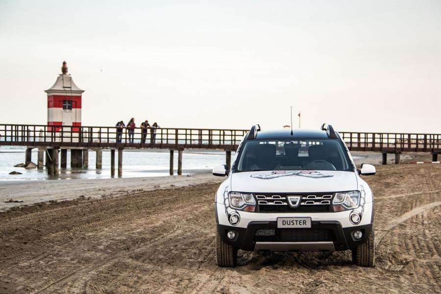  Dacia Duster Strongman 2017 года  (фото 9 из 30)